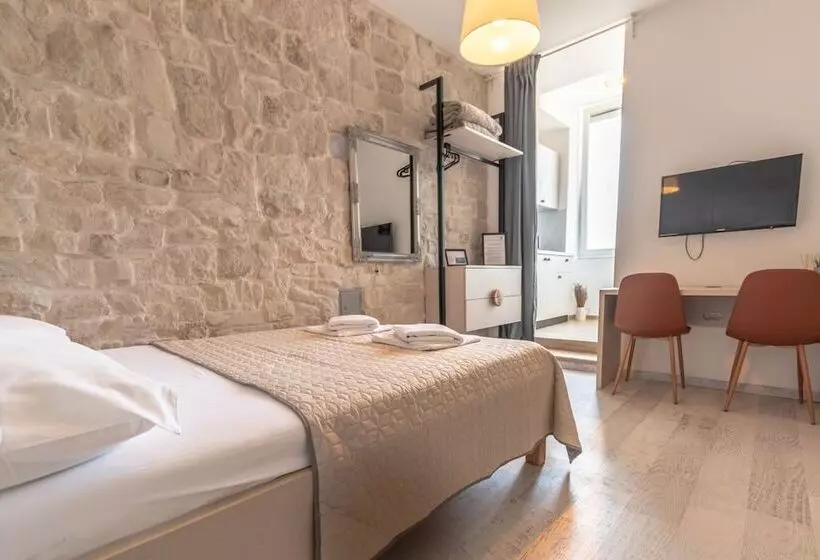 پانسیون L&b City Center Studios Apartments