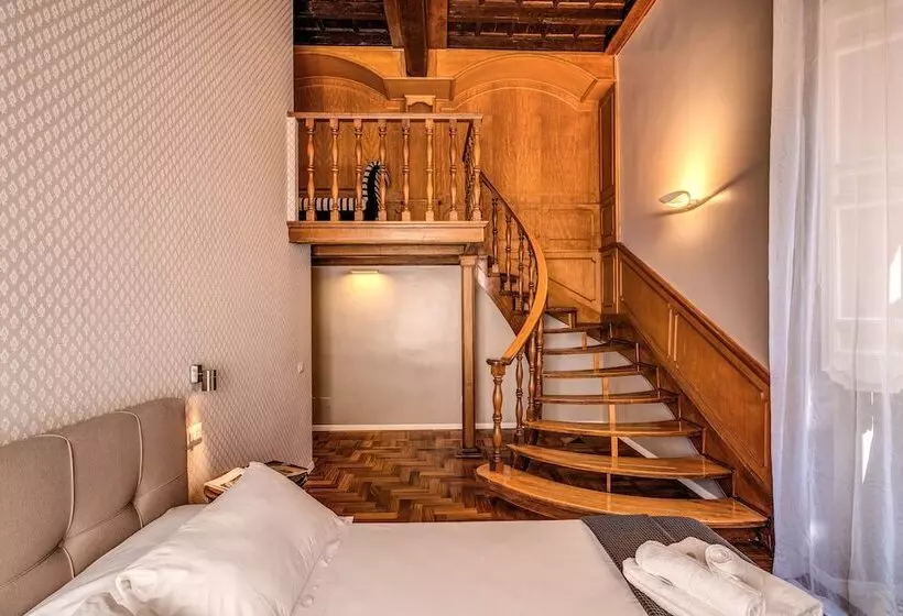 پانسیون Elysium Suites Collection