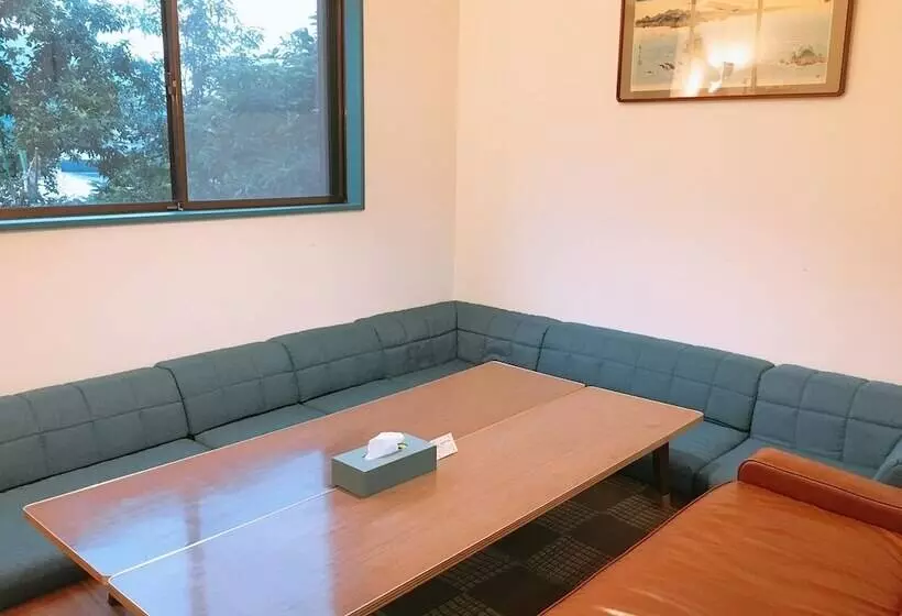 ペンション Uzushio Guest House