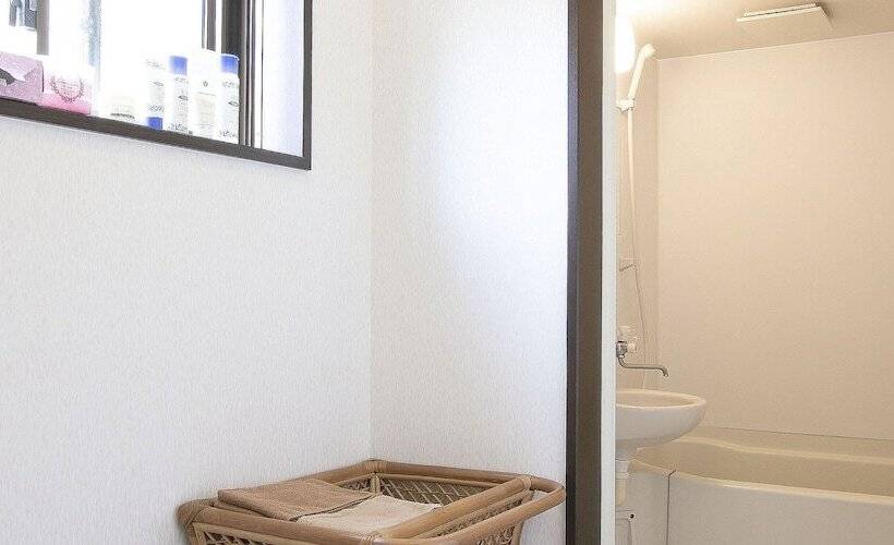 بنسيون Uzushio Guest House