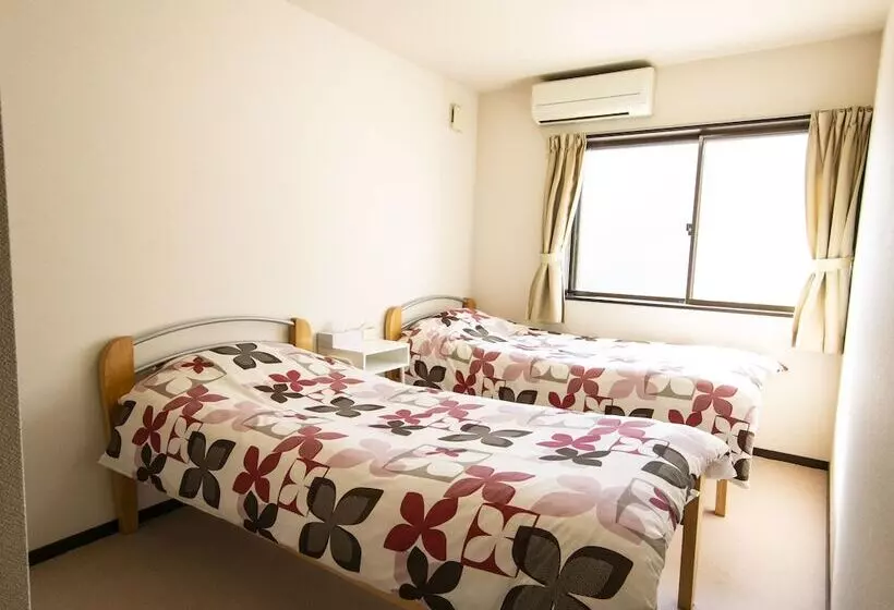 ペンション Uzushio Guest House