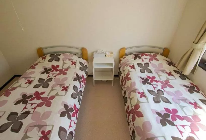 ペンション Uzushio Guest House