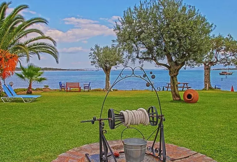 Anna Karra Studios & Apartments