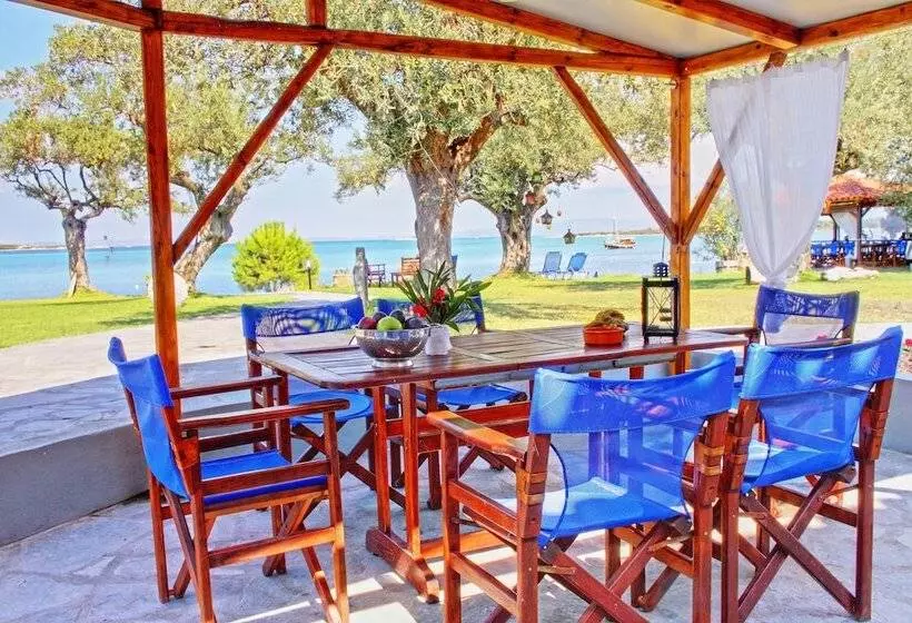 Anna Karra Studios & Apartments