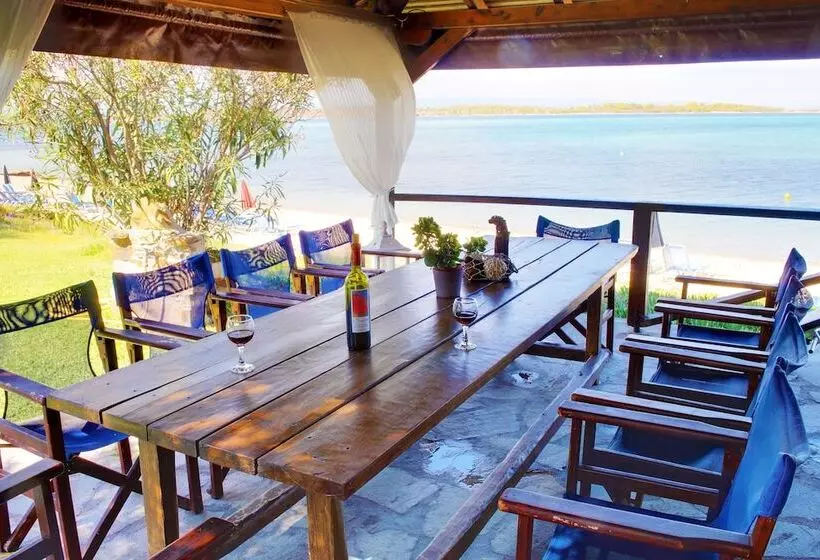 Anna Karra Studios & Apartments