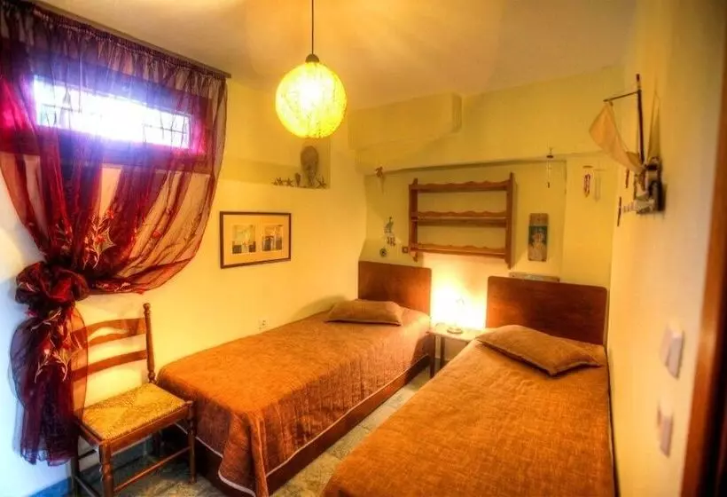 Anna Karra Studios & Apartments