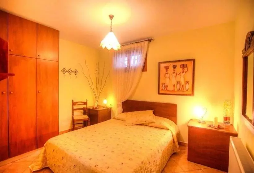 Anna Karra Studios & Apartments