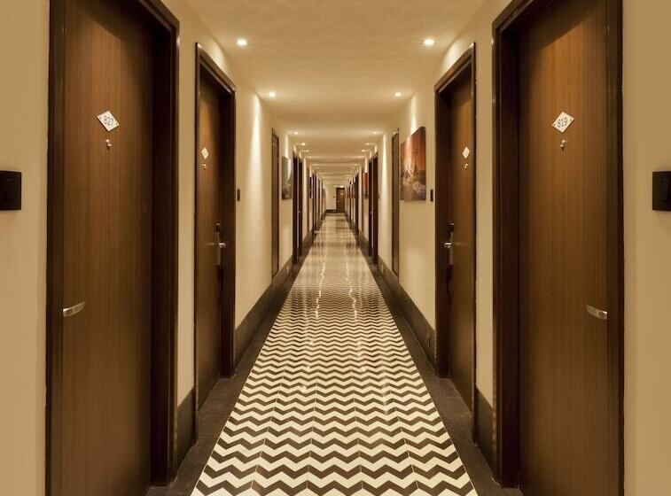 هتل Lemon Tree Premier City Center Pune