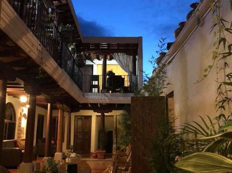 هتل Mansion Del Rey