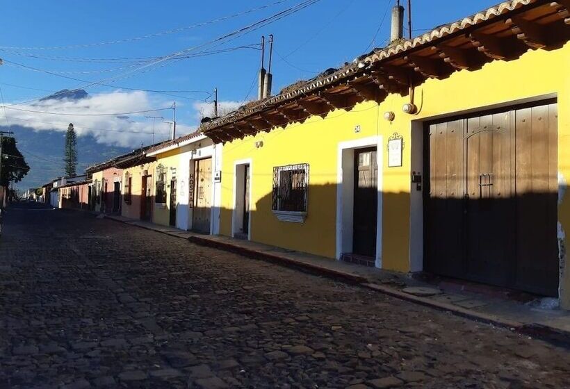 هتل Mansion Del Rey