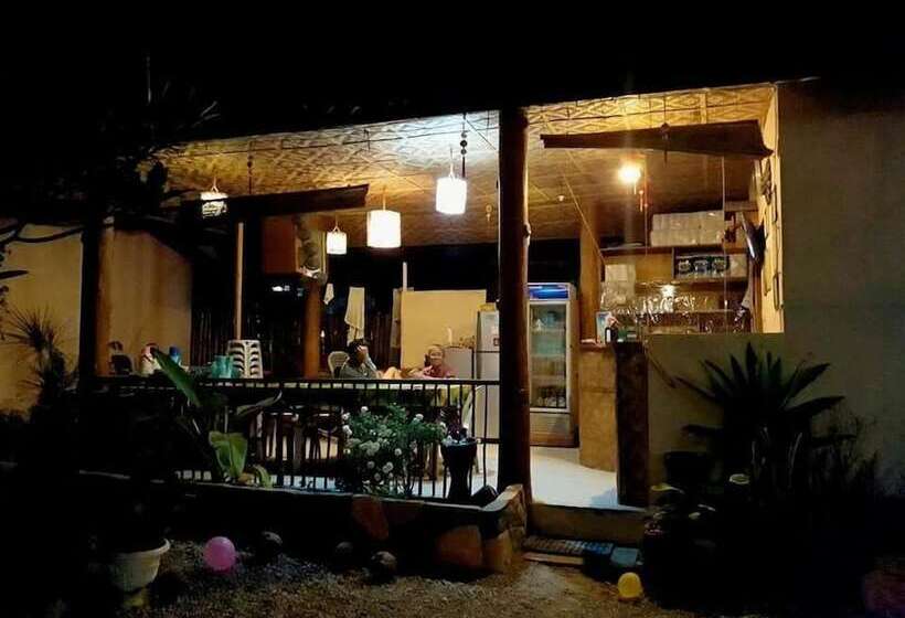 Pensiune New Village Lodge