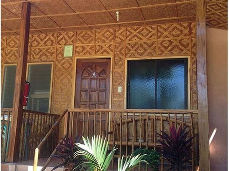 Pensiune New Village Lodge