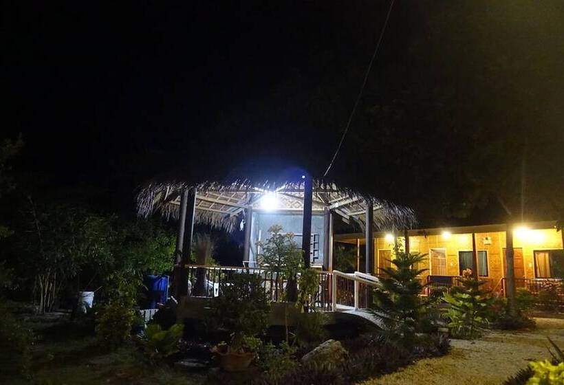 Pensiune New Village Lodge