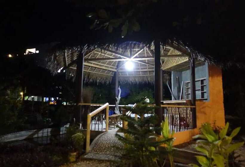 Pensiune New Village Lodge