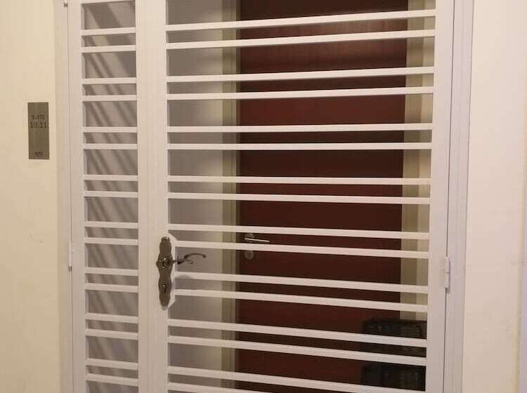 Raffles Suites Homestay