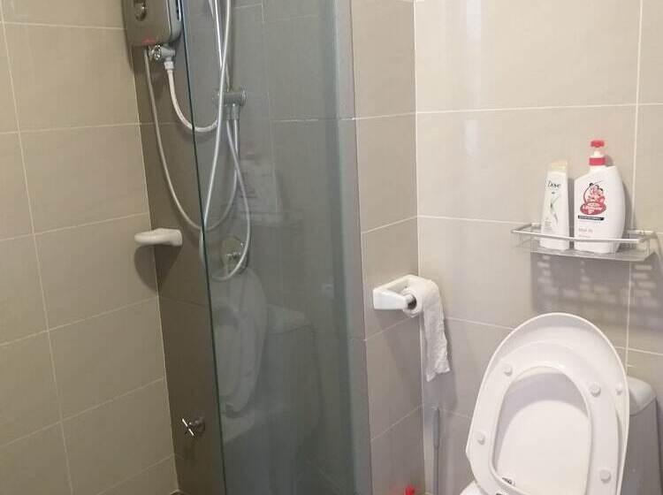 Raffles Suites Homestay