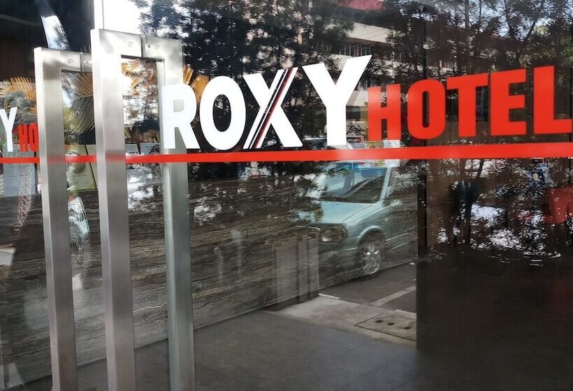 Roxy Hotel And Apartments
