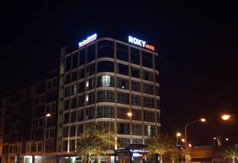Roxy Hotel And Apartments