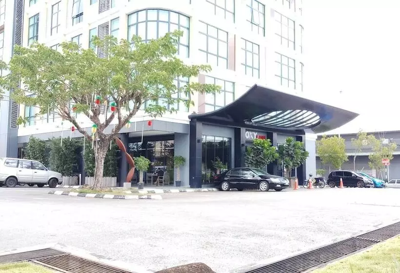 Roxy Hotel And Apartments