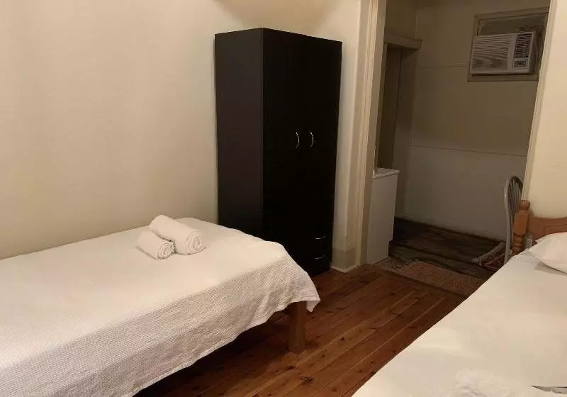 ユースホステル The Imperial Moree