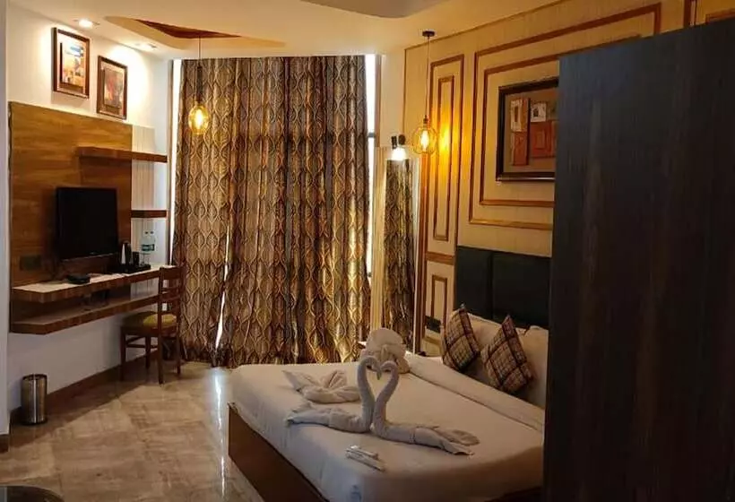 Hotel Padmini Palace