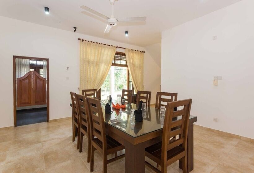 بنسيون Araliya Cottage