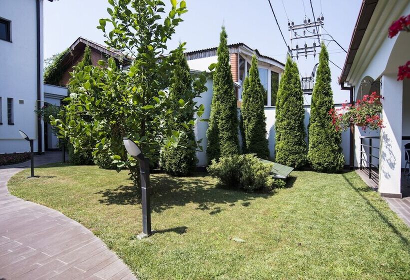 پانسیون Guest House Panorama Aqualux With Free Parking