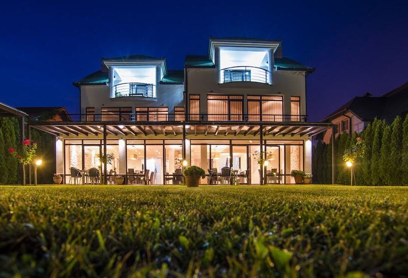 پانسیون Guest House Panorama Aqualux With Free Parking