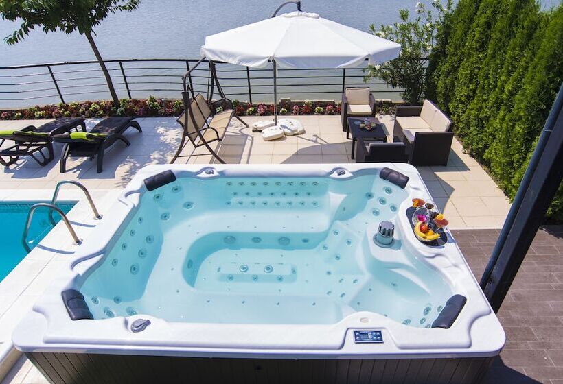 پانسیون Guest House Panorama Aqualux With Free Parking