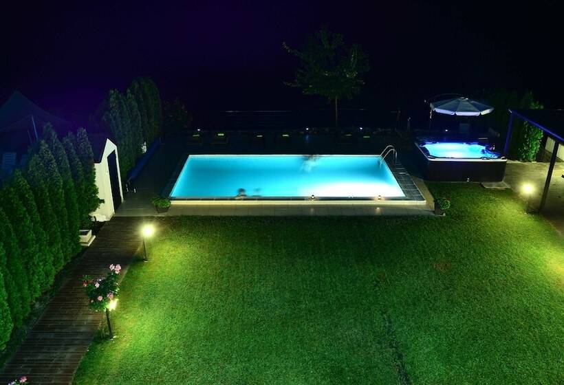 پانسیون Guest House Panorama Aqualux With Free Parking