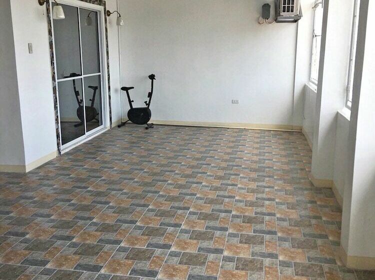 פנסיון Yo' Boss