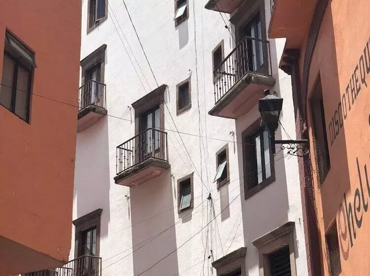 هتل Del Conde