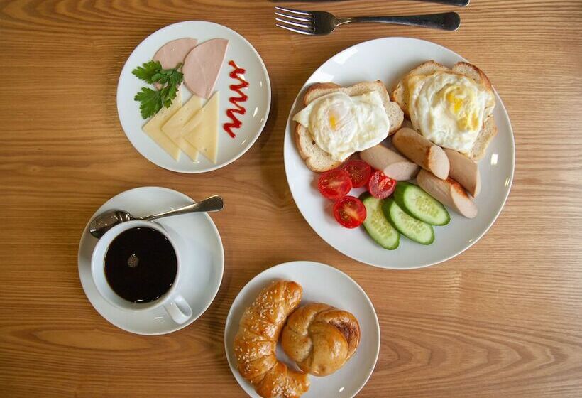 فندق Eagle House Inn