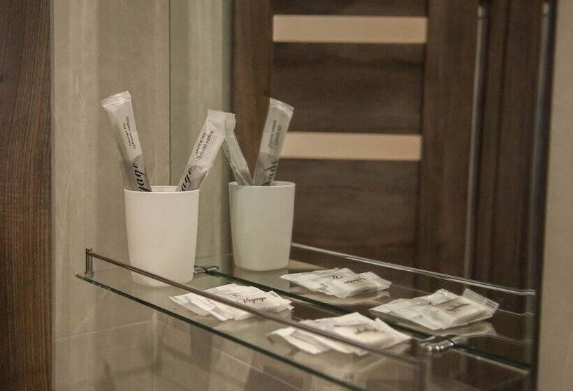 فندق Eagle House Inn