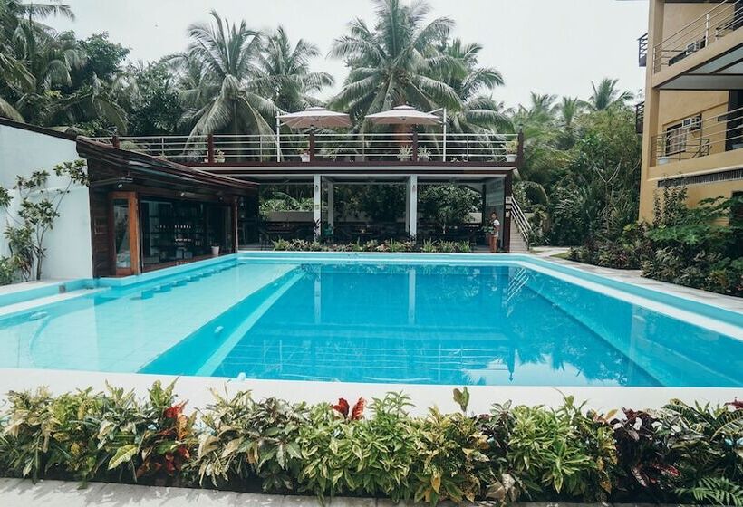 هتل Point 303 Resort