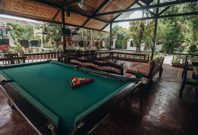 هتل Point 303 Resort