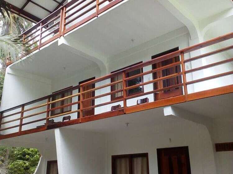 هتل Point 303 Resort