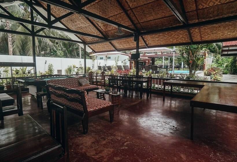 هتل Point 303 Resort