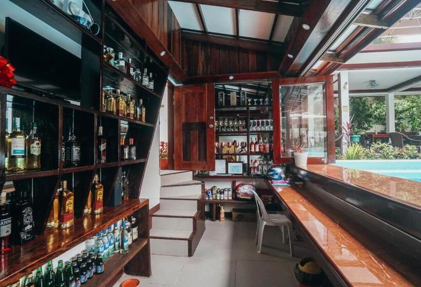 هتل Point 303 Resort