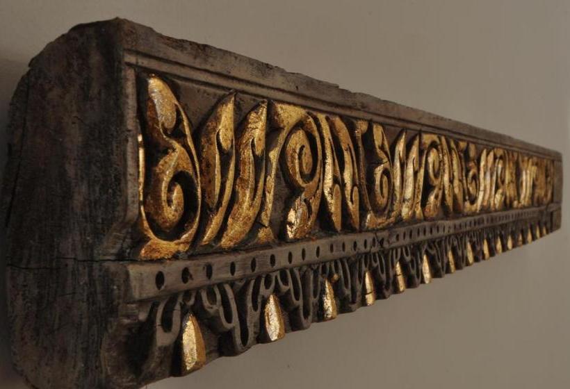 Majatalo Leone Guest House