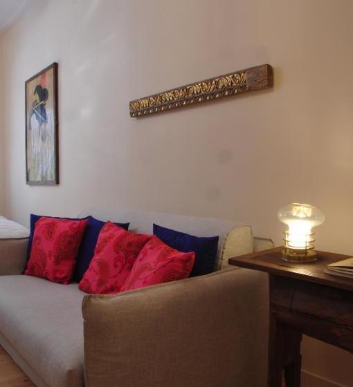 Majatalo Leone Guest House