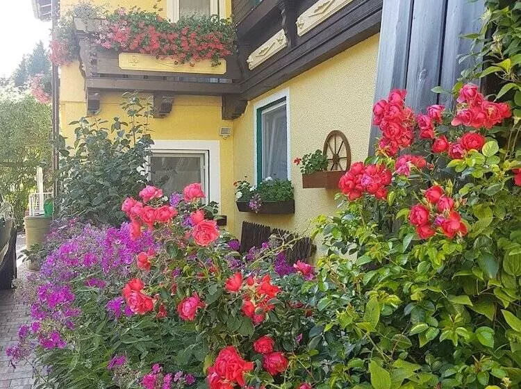 Pension Haus Rohrmoser