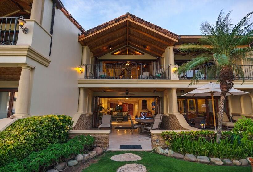 The Palms Playa Flamingo