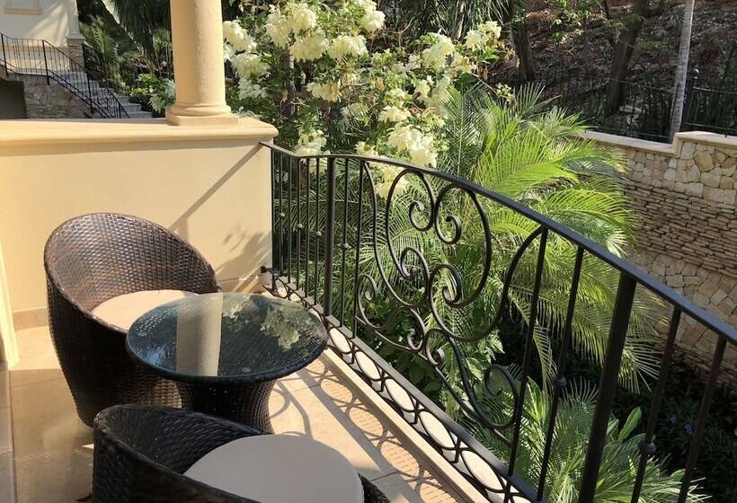 The Palms Playa Flamingo