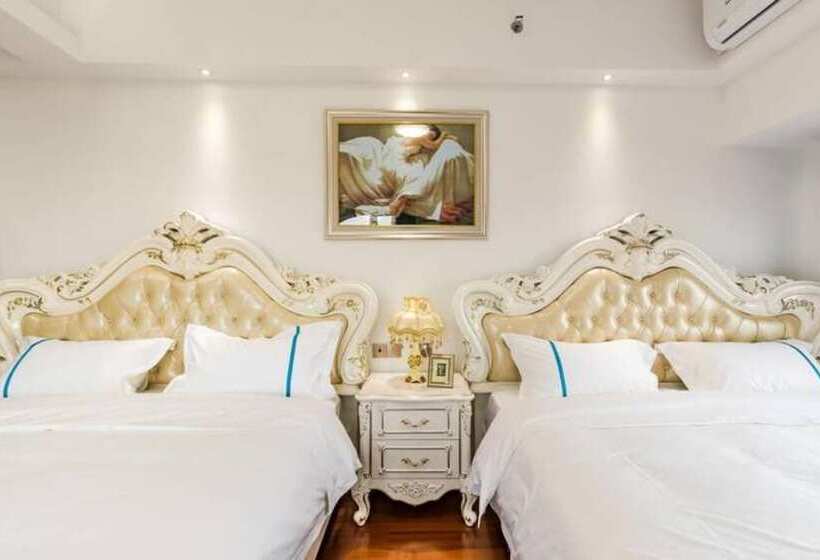 Western Theme Holiday Apartment