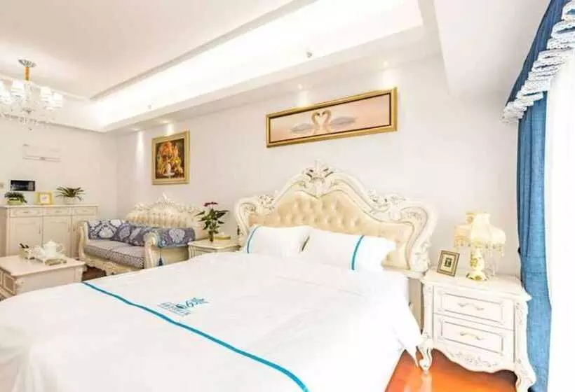 Western Theme Holiday Apartment