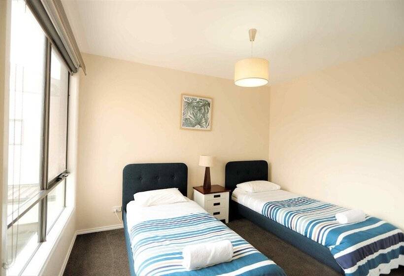 Apollo Bay Seal Apartments