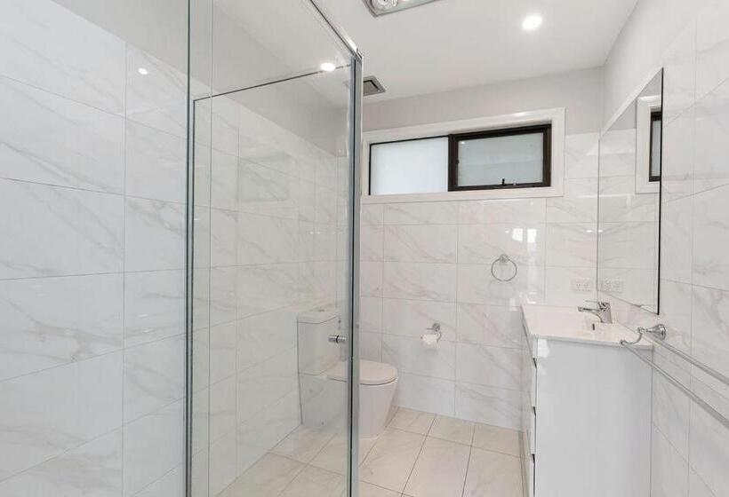 Apollo Bay Seal Apartments