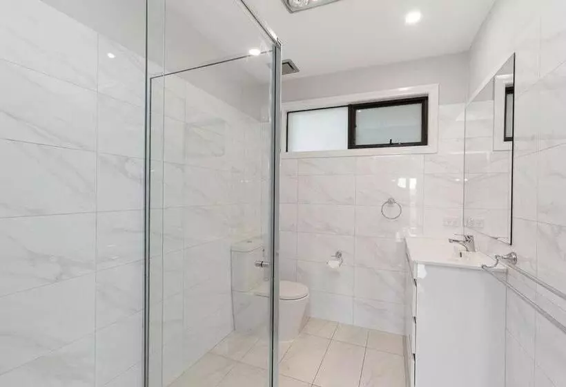 Apollo Bay Seal Apartments