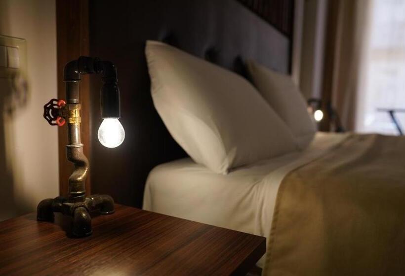 تختخواب و صبحانه Duomo Luxury Suites